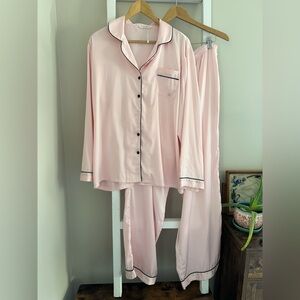 Ekouaer Satin Long Sleeve Pajama Set